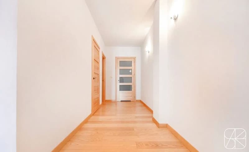 Affascinante appartamento di 2.5 locali con balcone a Zürich 8006 (9)
