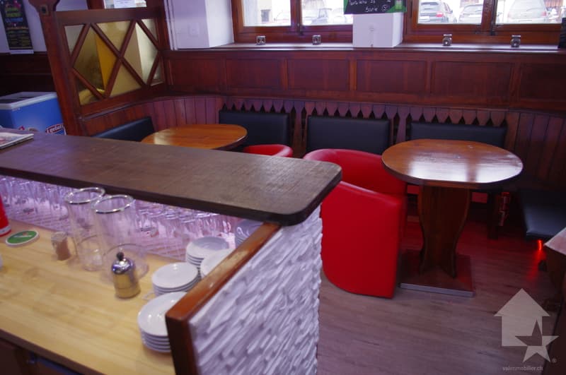 Orsières, caffè ristorante situato nel centro! (9)