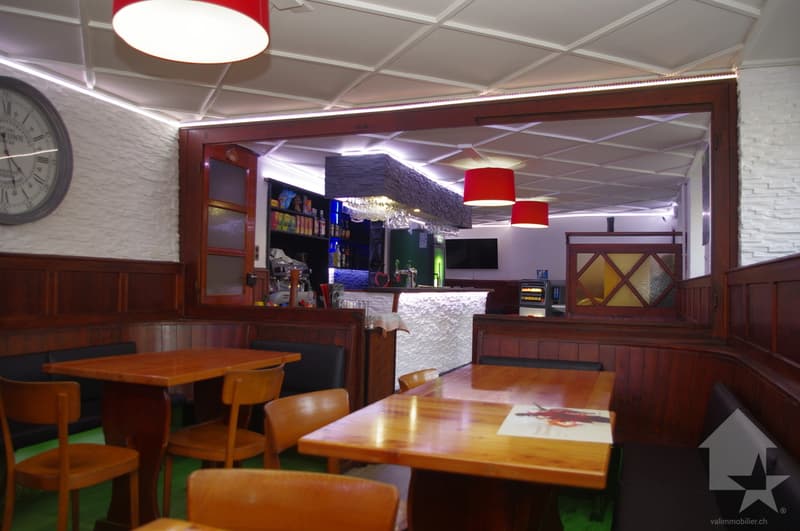 Orsières, caffè ristorante situato nel centro! (5)