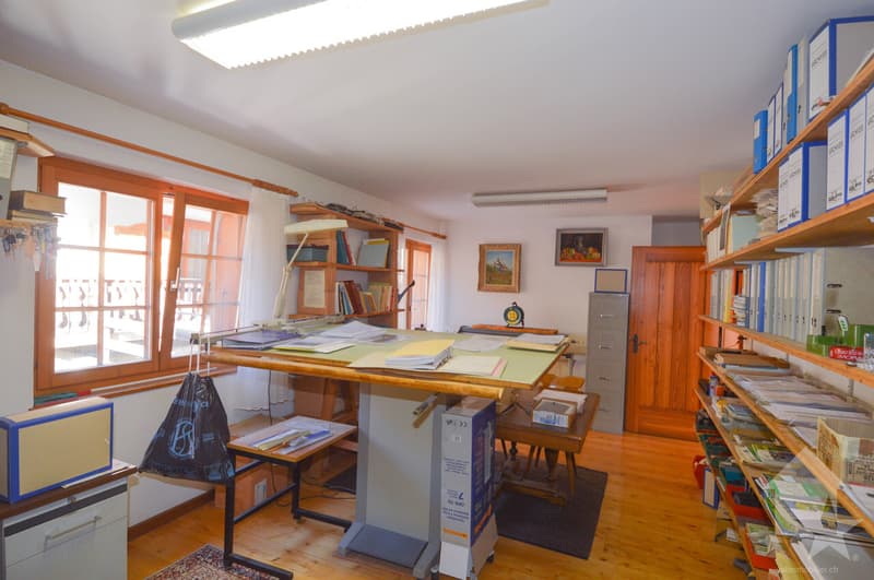 Local commercial, emplacement top (11)