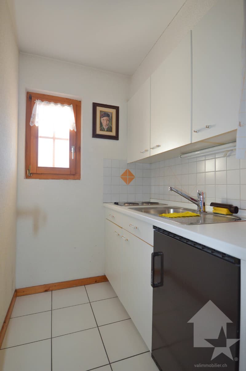 Local commercial, emplacement top (12)