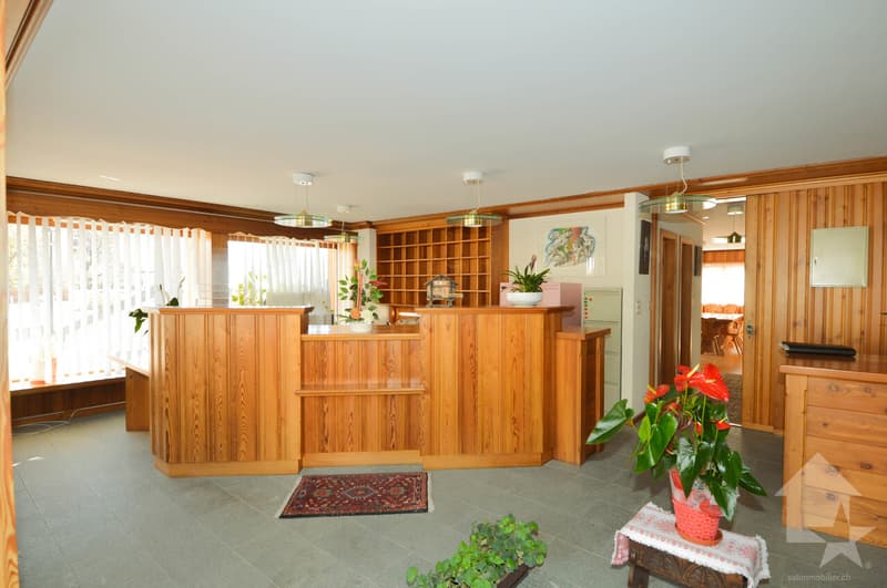 Local commercial, emplacement top (7)
