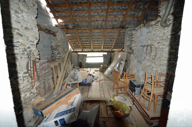 Village house to renovate (8)