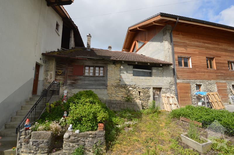Village house to renovate (5)