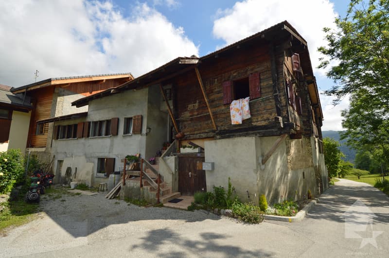 Village house to renovate (1)