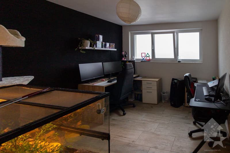 Rental building with 2 duplex apartments (11)