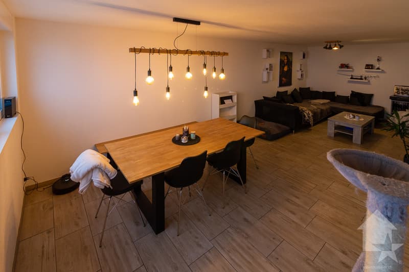 Rental building with 2 duplex apartments (8)