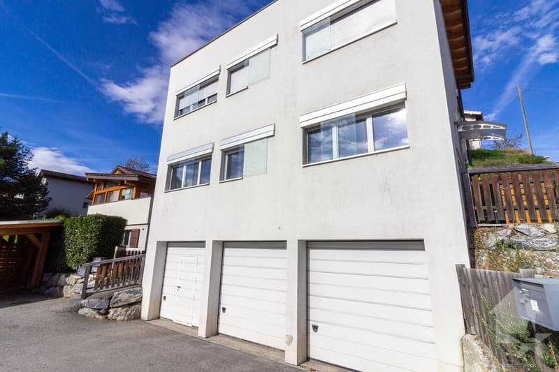 Rental building with 2 duplex apartments (2)