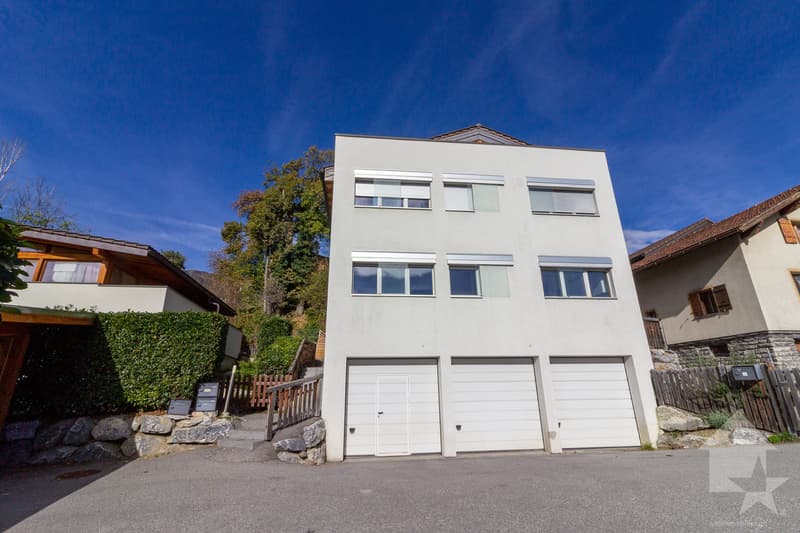 Rental building with 2 duplex apartments (1)