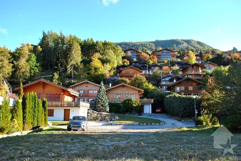 Terrain, 912 m2, pour bâtir une résidence principale près du centre (2)