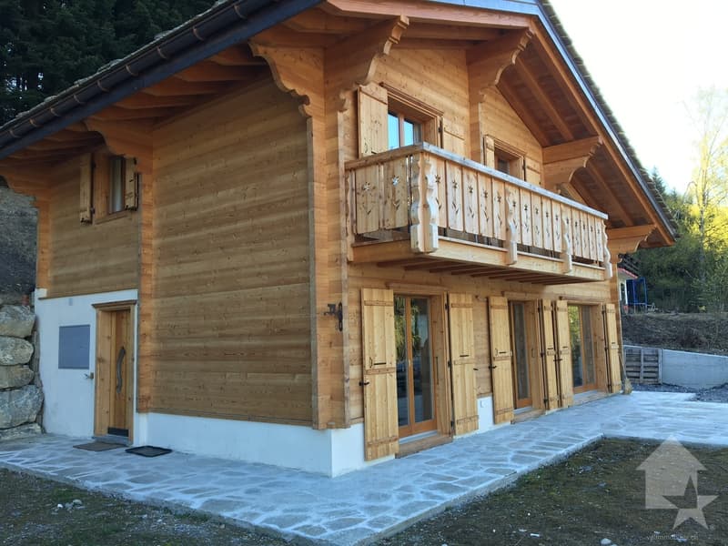 Chalet de 5.5 pièces sur plan, calme, ensoleillé, belle vue (2)