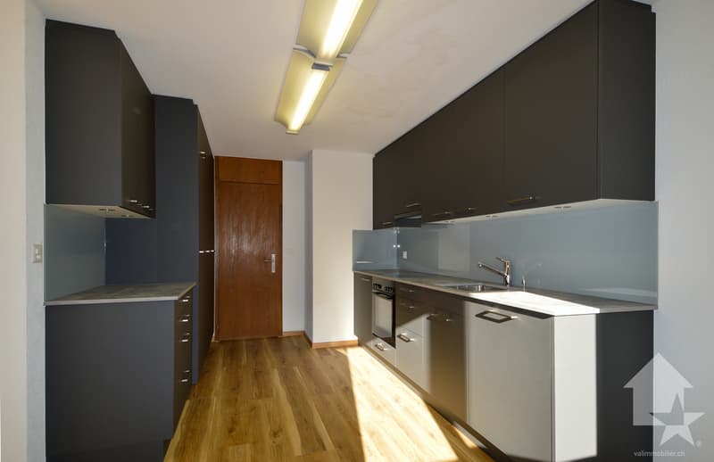 Appartement urbain de 2.5 pièces, inondé de lumière, de 150 m2 (2)