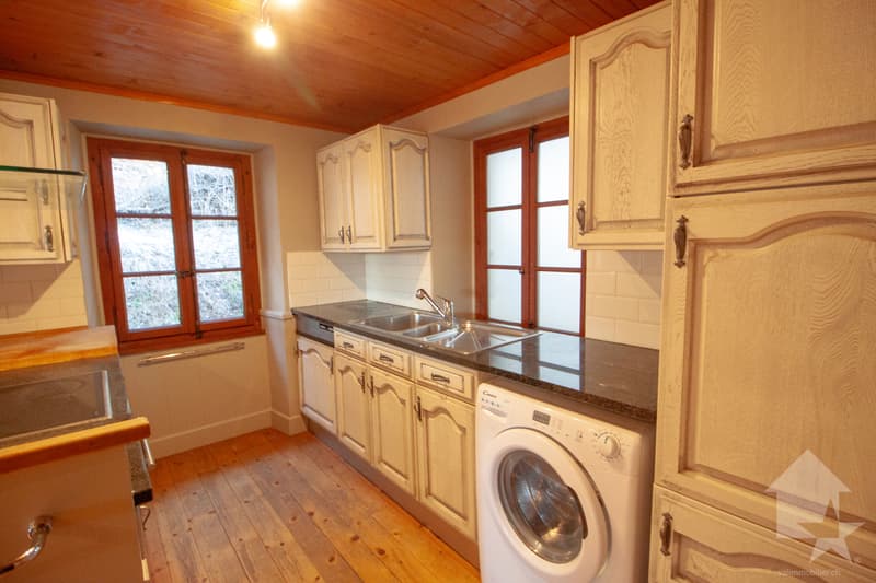 Valaisan chalet with 4.5 rooms, just a stone's throw from the Piste de l'Ours (5)