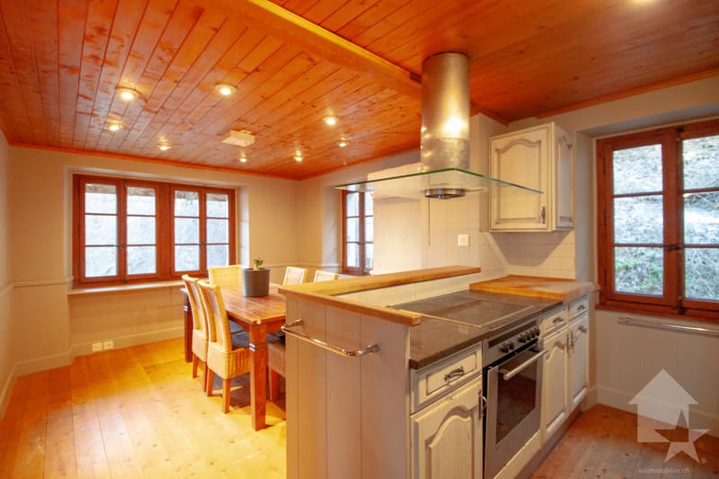 Valaisan chalet with 4.5 rooms, just a stone's throw from the Piste de l'Ours (4)