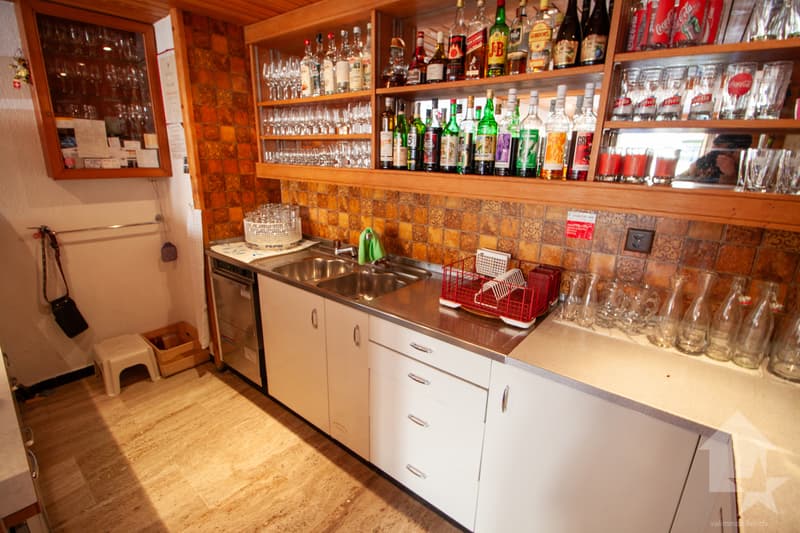 Maison villageoise de 200 m2 au centre de Varen (9)