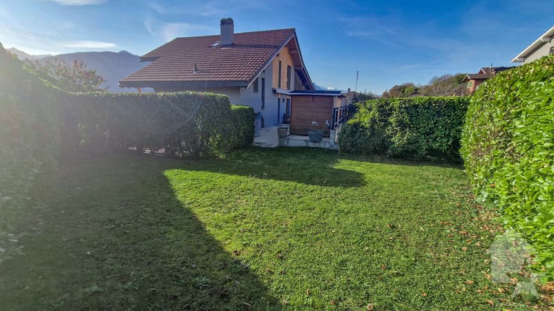 Villa a schiera spaziosa, bella vista, soleggiata e tranquilla (3)