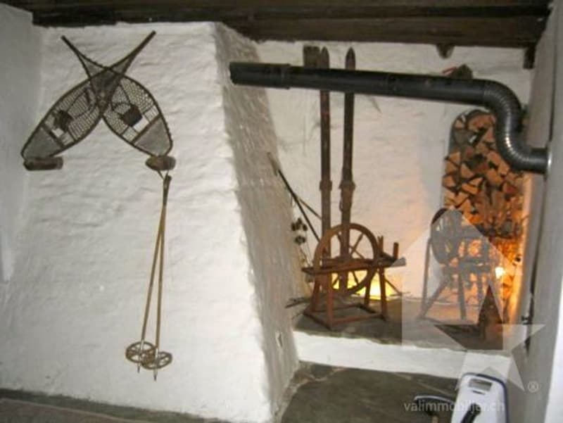 17th-century building with 4.5 rooms! (13)