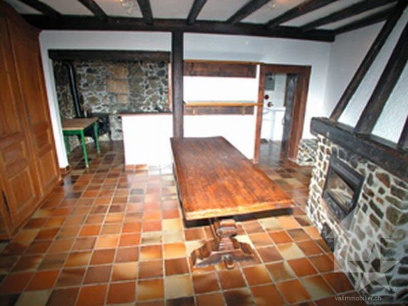 17th-century building with 4.5 rooms! (7)