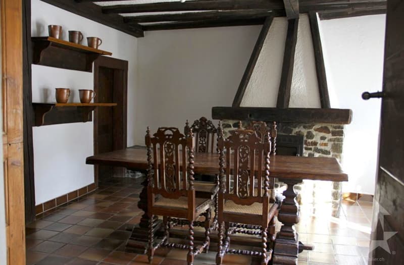 17th-century building with 4.5 rooms! (6)