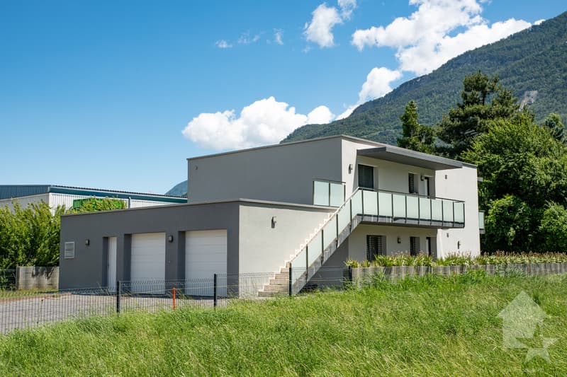 Beautiful villa composed of 2 independent apartments (3)
