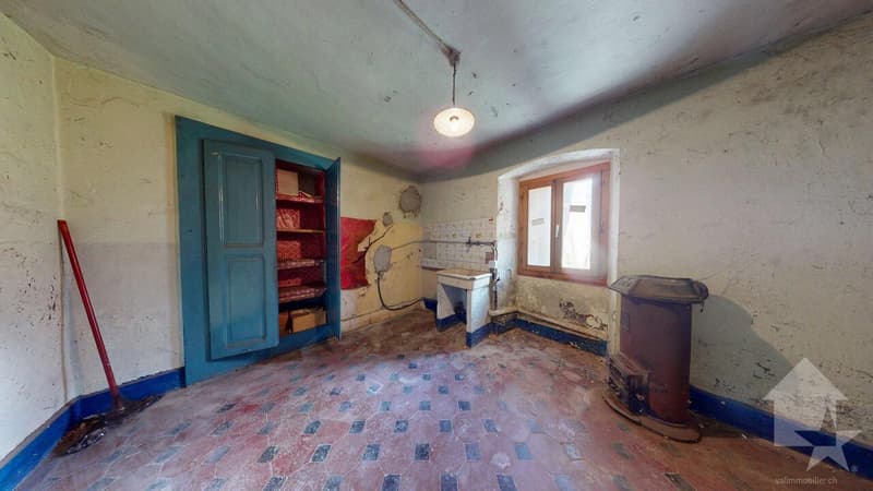 Casa di villaggio da ristrutturare completamente (3)