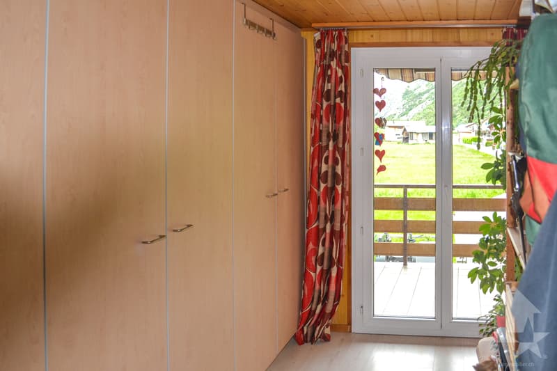 Appartement de 4,5 pièces de 80 m2 au 2ème étage d'un petit immeuble. (5)