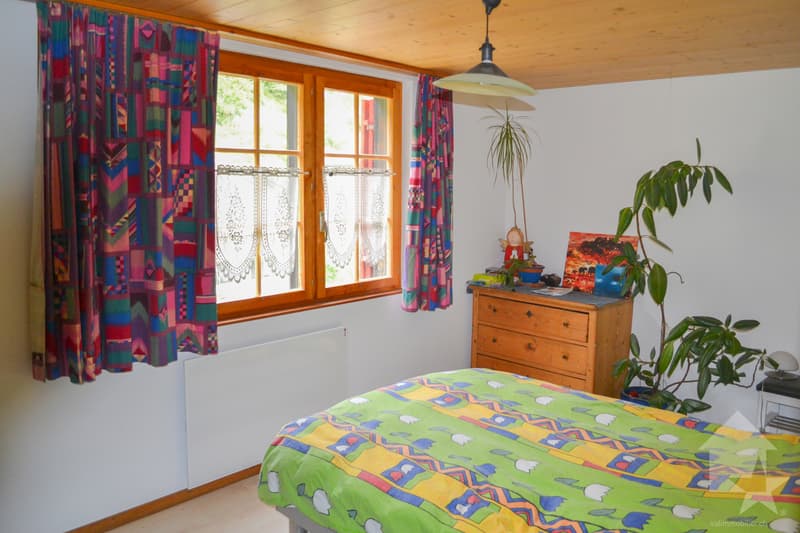 Appartement de 4,5 pièces de 80 m2 au 2ème étage d'un petit immeuble. (3)