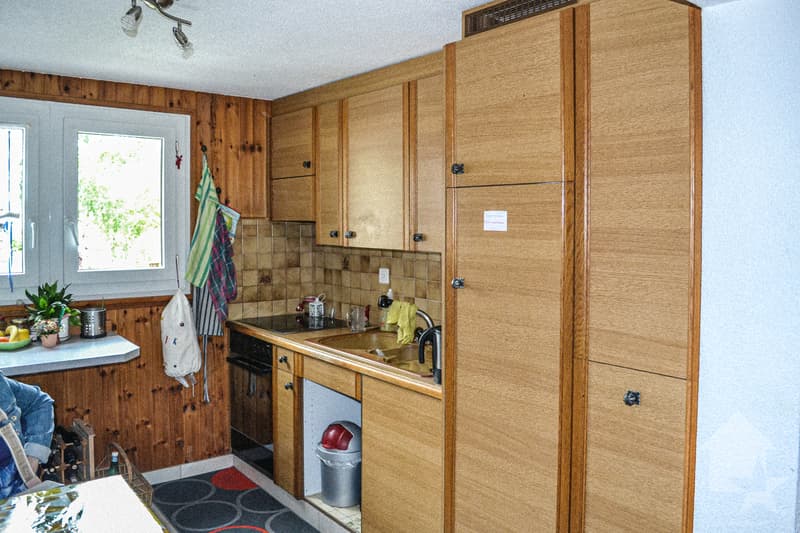 Appartement de 4,5 pièces de 80 m2 au 2ème étage d'un petit immeuble. (6)