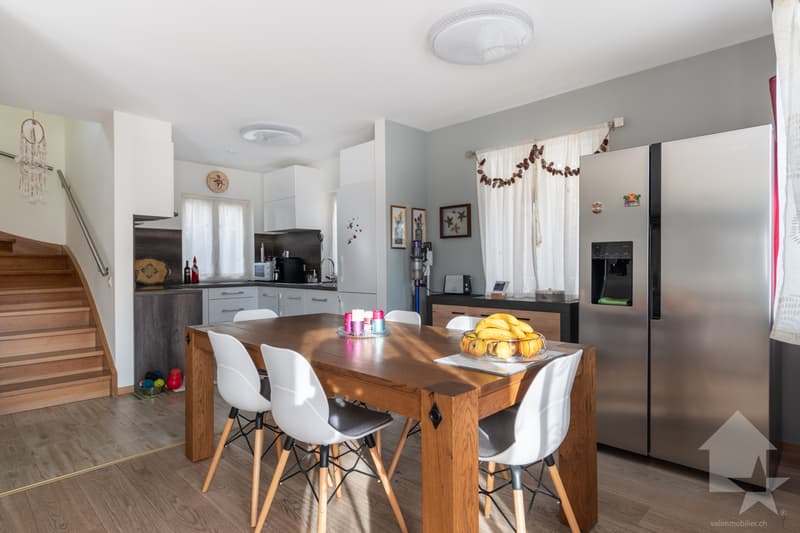 Spacious chalet in the heights of Ollon (3)