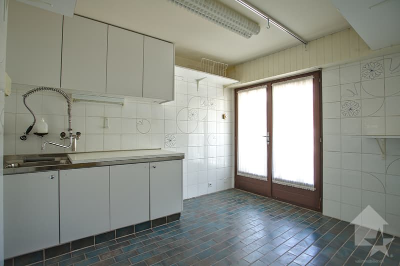 Grand appartement traversant de 5.5 pièces à rénover, 140 m2, terrasse (12)