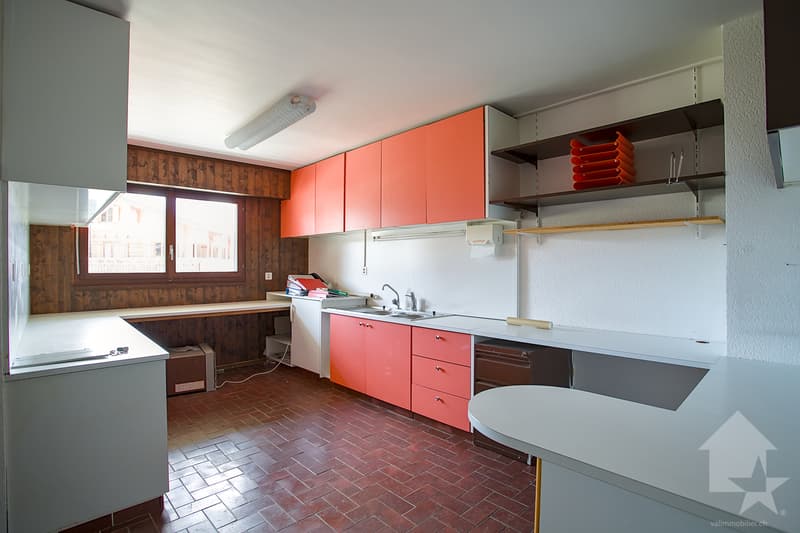 Grand appartement traversant de 5.5 pièces à rénover, 140 m2, terrasse (2)