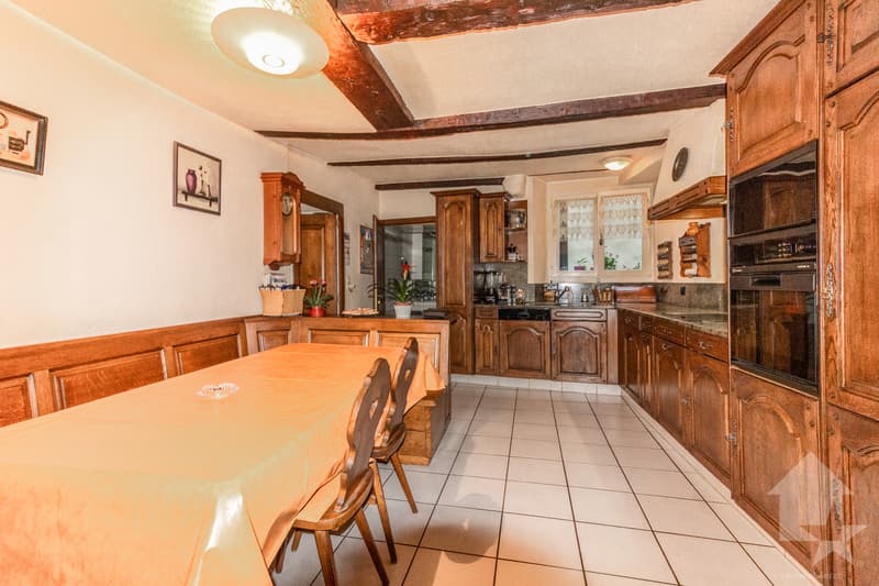 4-room apartment in a historic building in the old town (4)