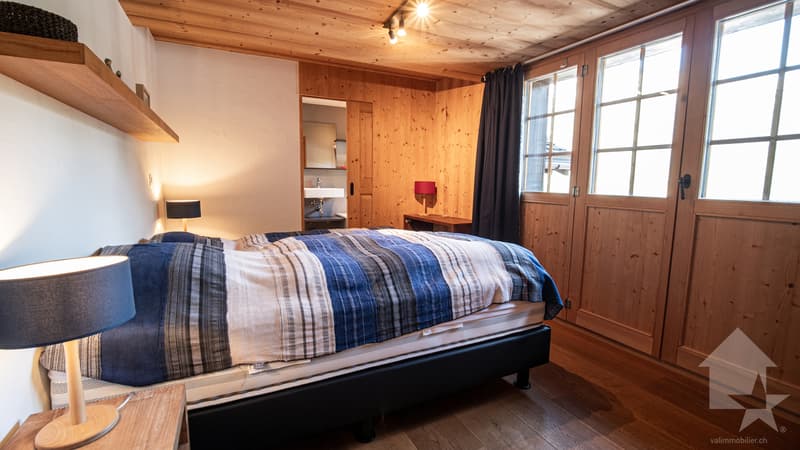 Séduisant appartement en duplex au centre du village (13)