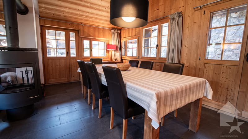 Séduisant appartement en duplex au centre du village (3)