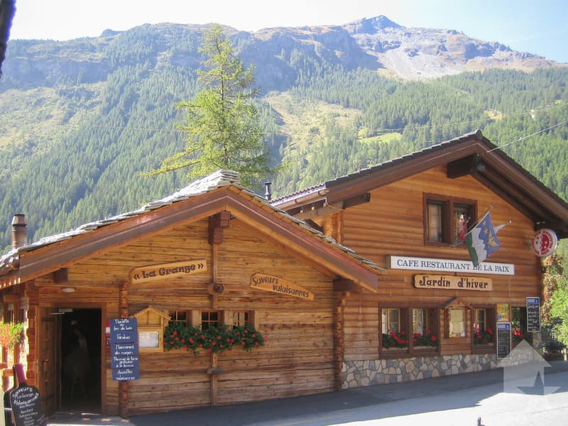 Magnificent Restaurant in the center of Evolène with separate apartment (1)