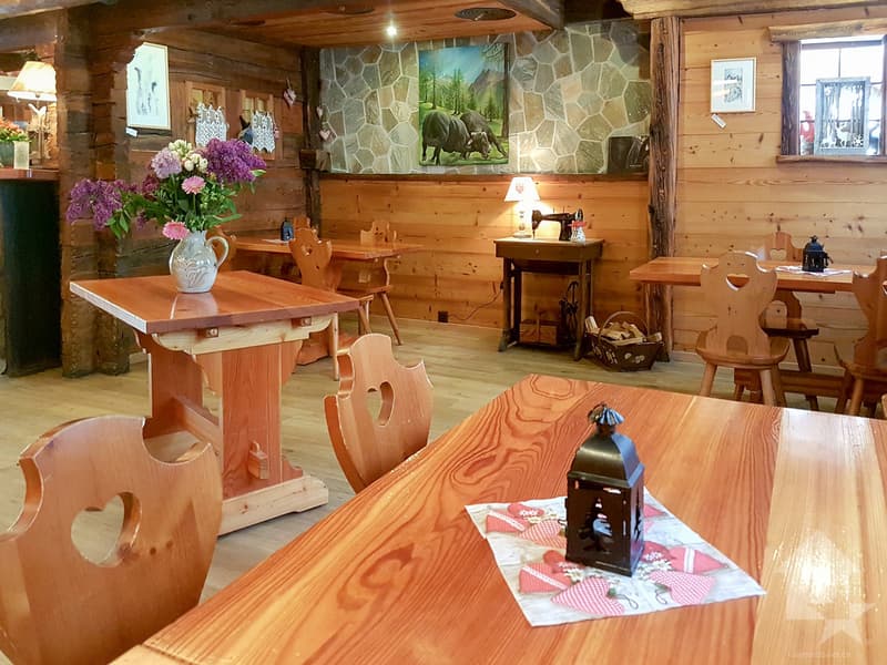 Magnificent Restaurant in the center of Evolène with separate apartment (3)
