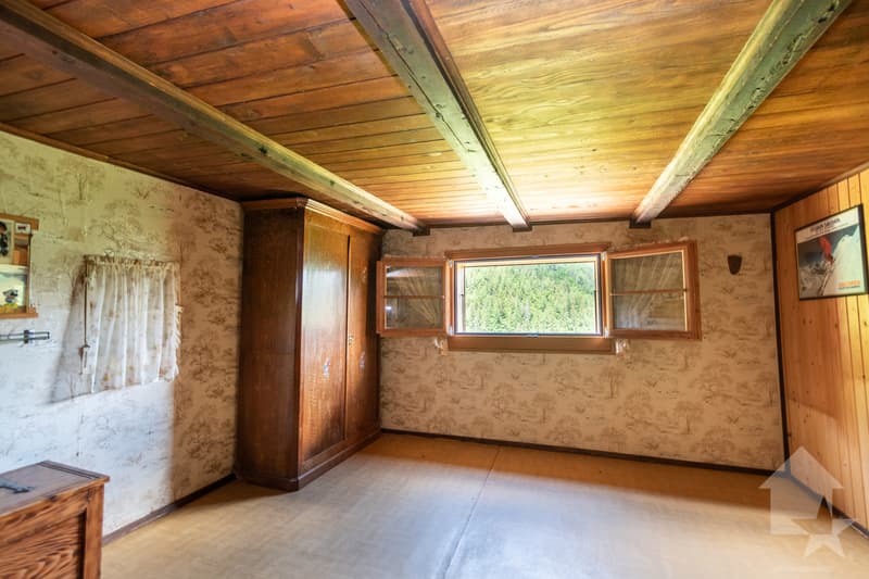 Chalet to renovate in the heart of nature (8)