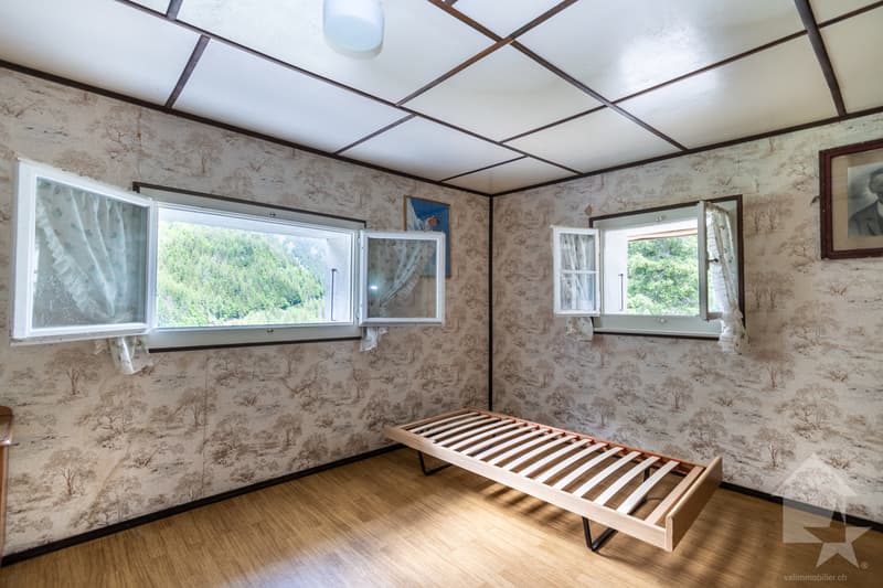 Chalet to renovate in the heart of nature (9)