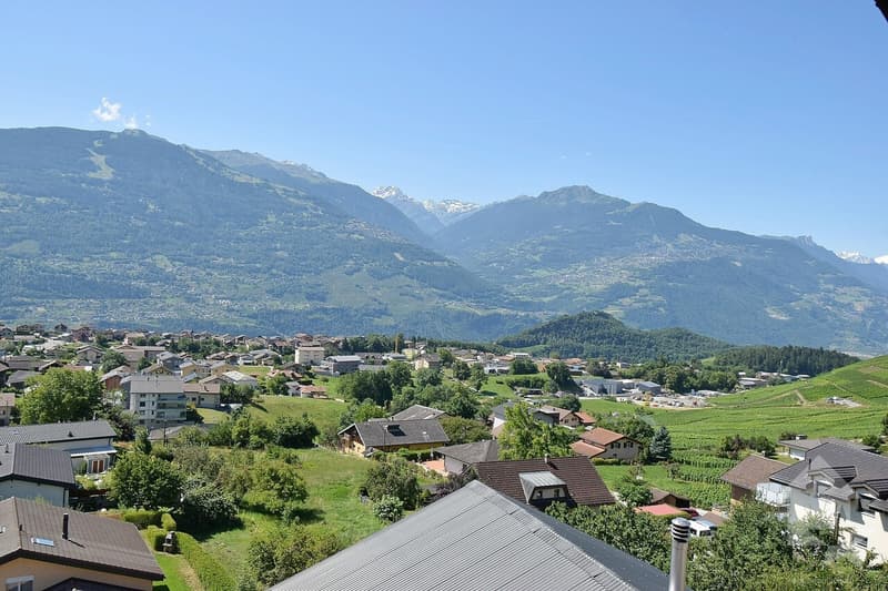 Immeuble de 3 ou 4 appartements avec une grange et un garage inclus ! (1)