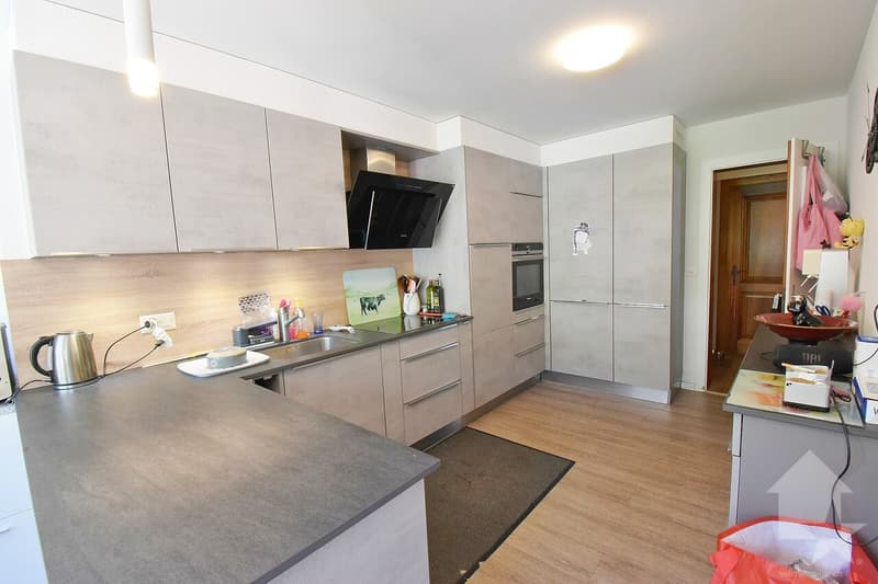 Immeuble de 3 ou 4 appartements avec une grange et un garage inclus ! (6)