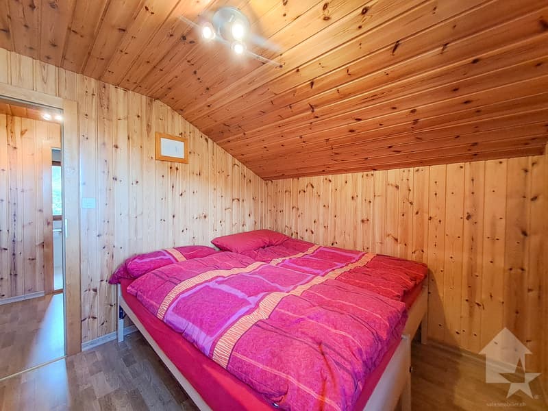 Grand chalet de trois logements au centre de la Tzoumaz (9)