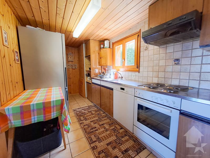 Grand chalet de trois logements au centre de la Tzoumaz (4)