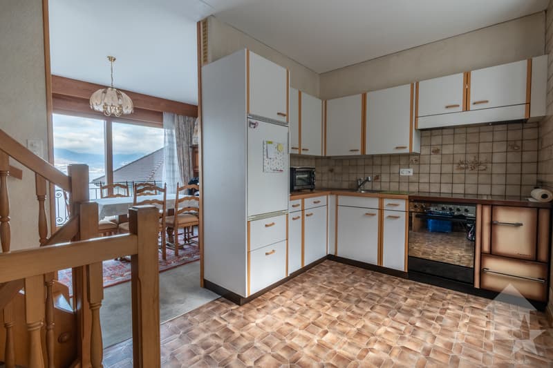 Small adjacent villa on 4 levels with a view of the lake (2)