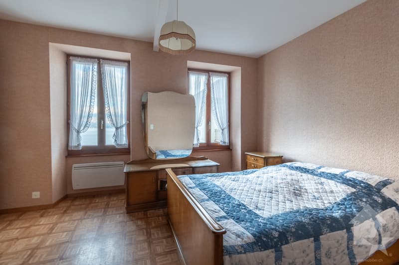 Small adjacent villa on 4 levels with a view of the lake (4)