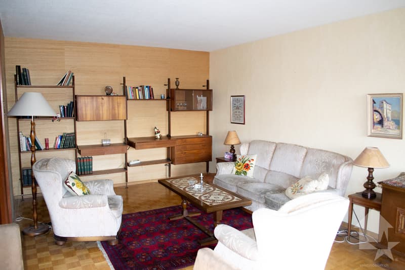 Appartement de 3.5 pièces traversant avec place de parc près du centre (2)