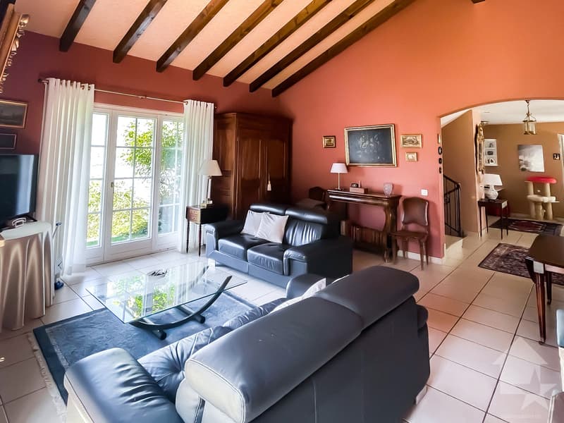 Beautiful family villa with panoramic view (6)