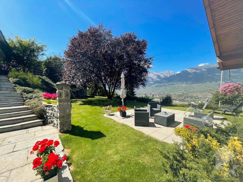 Beautiful family villa with panoramic view (2)