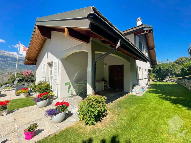 Beautiful family villa with panoramic view (3)