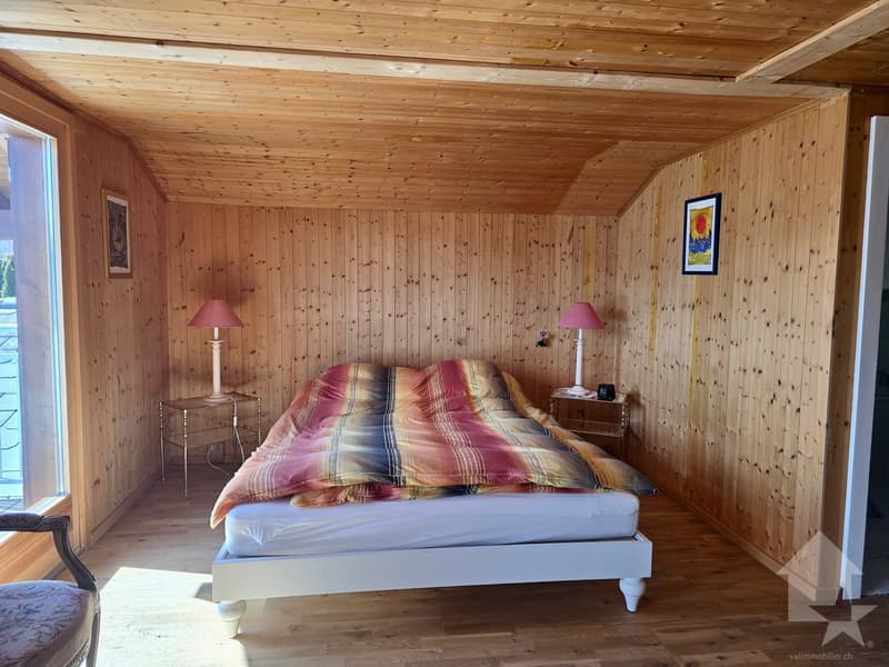 Magnificent chalet located in a residential area of Blignou (5)