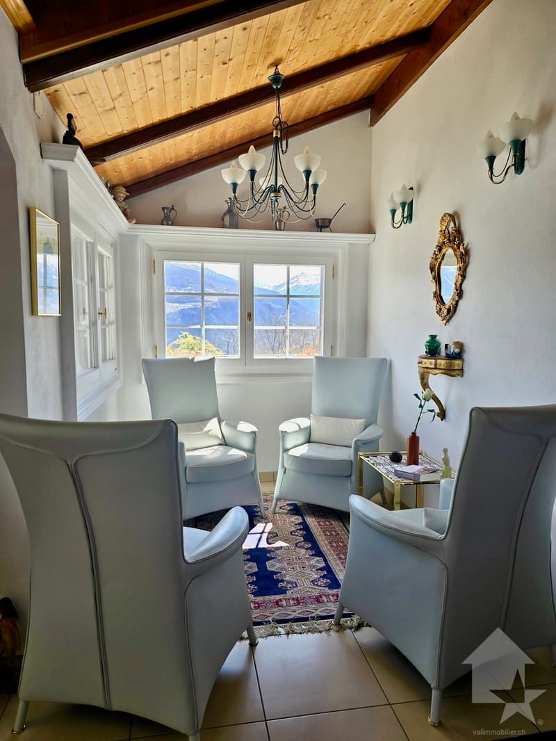 Magnificent chalet located in a residential area of Blignou (11)